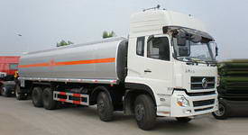 東風(fēng)天龍前四后八油罐車(chē)圖片