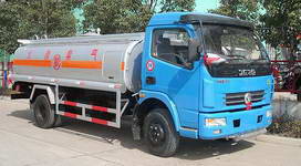 東風(fēng)多利卡油罐車(chē)圖片
